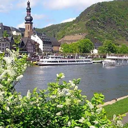 Ferienweingut Stein Bed & Breakfast 3*