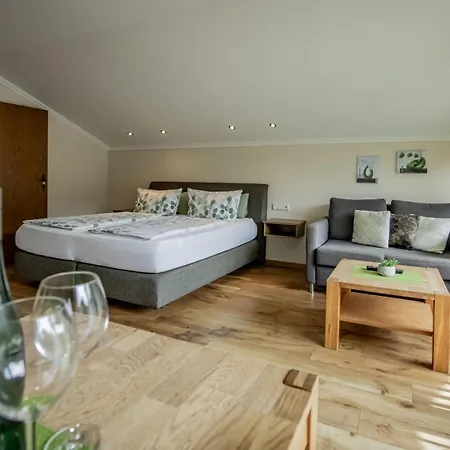 Bed & Breakfast Ferienweingut Stein 3*