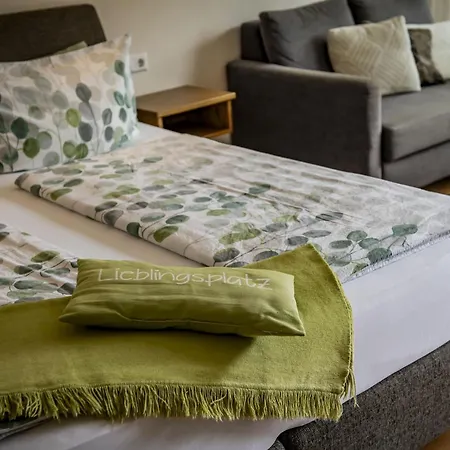 Ferienweingut Stein Bed & Breakfast